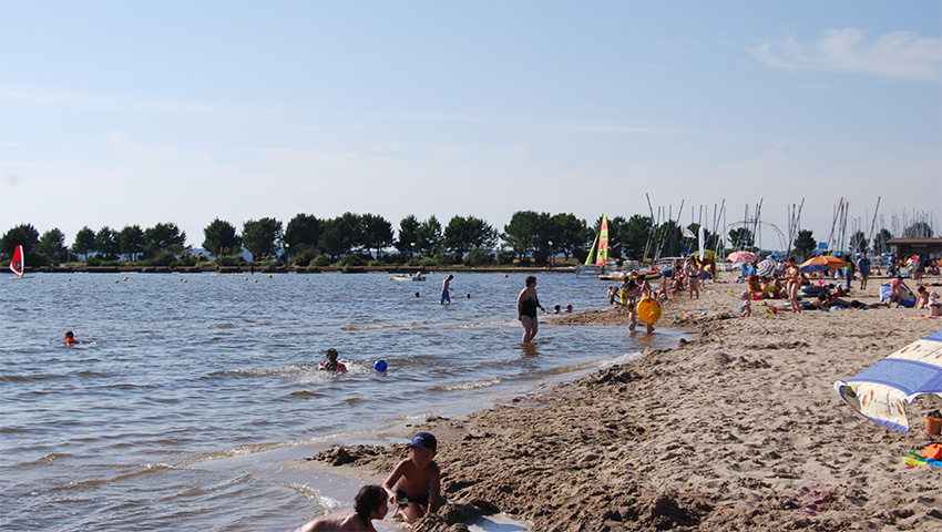 Plage sur le lac d'Hourtin