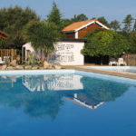 piscine du camping village western resort hourtin