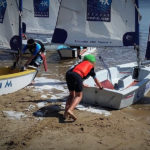 Cours d'optimist pour enfants sur le lac d'hourtin en Gironde