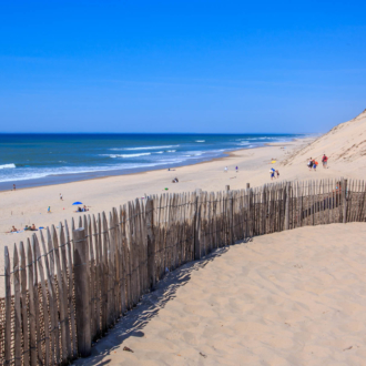 Descente de la dune principale en venant du parking de Hourtin Plage