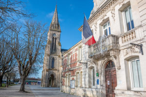 Mairie de la commune d'Hourtin dans le Médoc