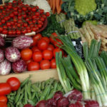 Etalage de fruits et legumes au marché de Hourtin